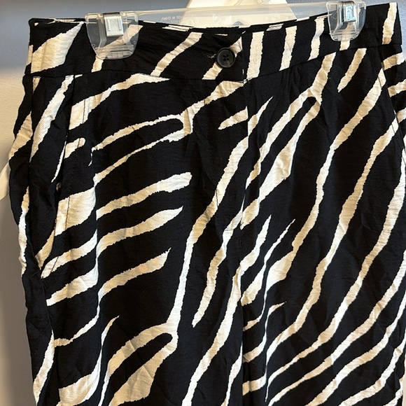 Sincerely Jules wide leg zebra print pants. - Picture 2 of 7